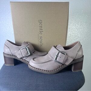 Gentle Souls by Kenneth Cole Women's Bestie Buckle Loafer Mushroom Size 5.5